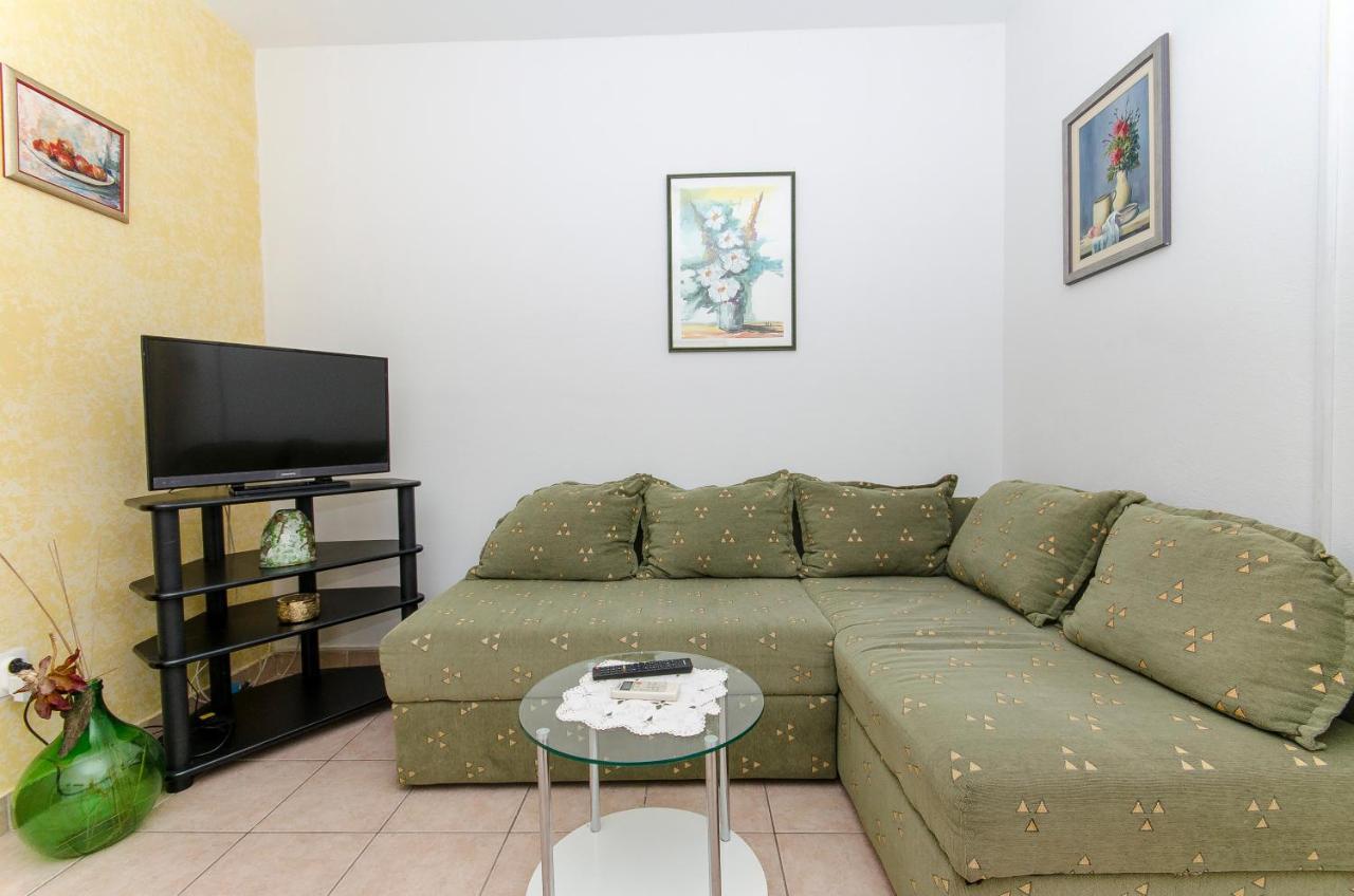 Apartment Derado Supetar