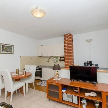 Apartments Derado Supetar Exterior photo