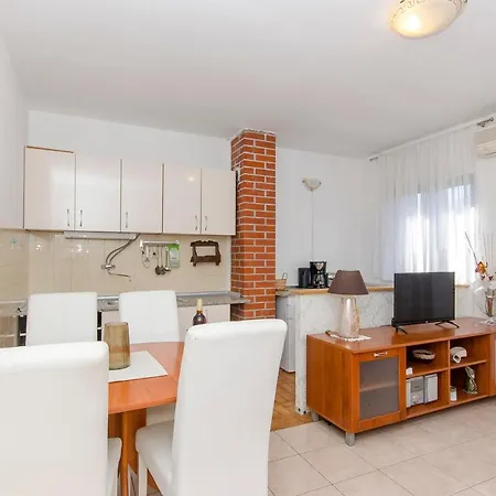 Apartments Derado Supetar Exterior photo