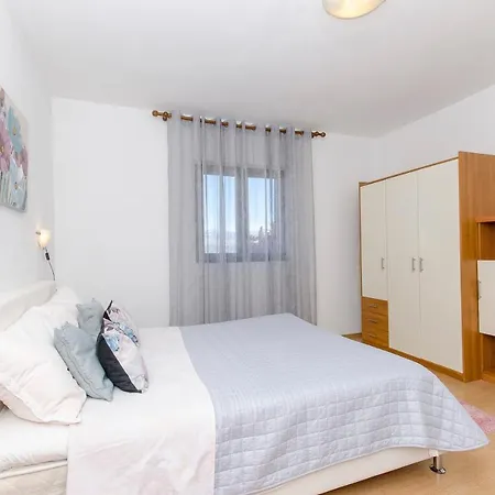 Apartments Derado Supetar Exterior photo