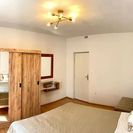 Apartments Derado Supetar Exterior photo