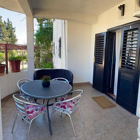 Apartments Derado Supetar Exterior photo